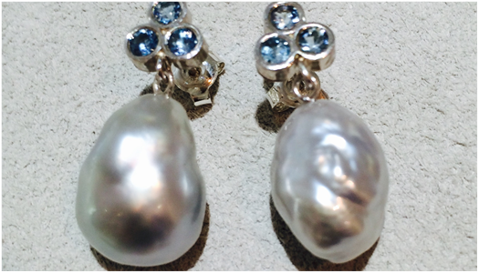 Earrings in silver with aquamarine and keshi pearls