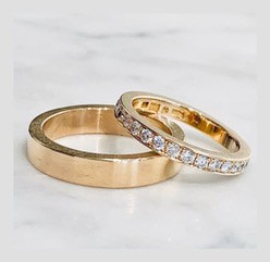 Förlovningsringar 2 i 18k guld och briljantslipade diamanter