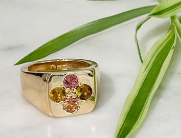 Ring in 18k gold with tourmalines